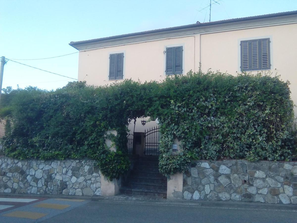 Terre Di Creta...Per Sognare Hotel Pomaia Exterior photo